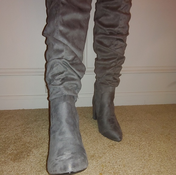 Classy slouch knee boots! - Picture 2 of 4